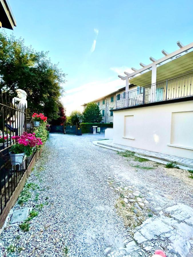 Dimora Di Charme Peschiera Del Garda Apartment Екстериор снимка